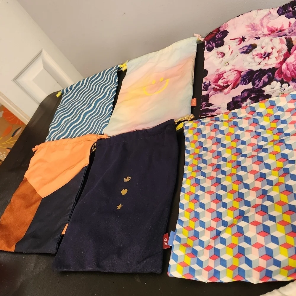 16 Ipsy Makeup Bags Vibrant Multi-Patterned Bag Collection